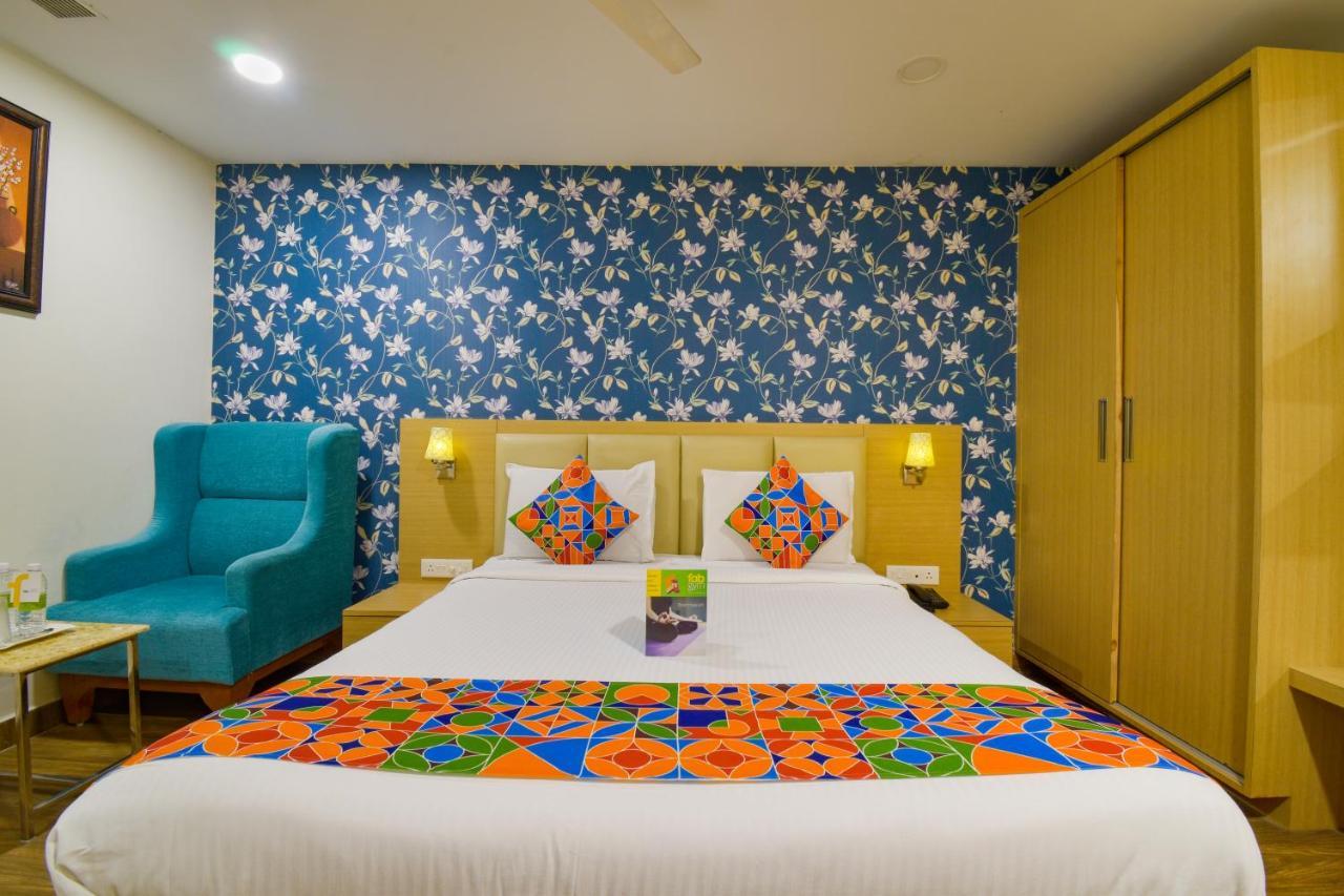 Hotel Raintr33 Хидерабад Екстериор снимка